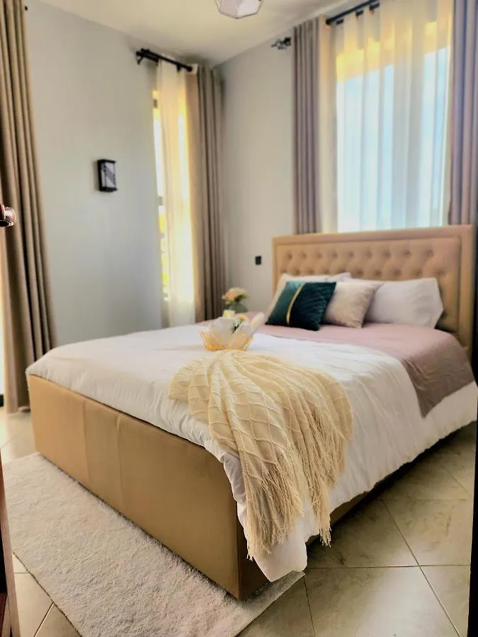 Emerald House - Modish With Great Views Kampala