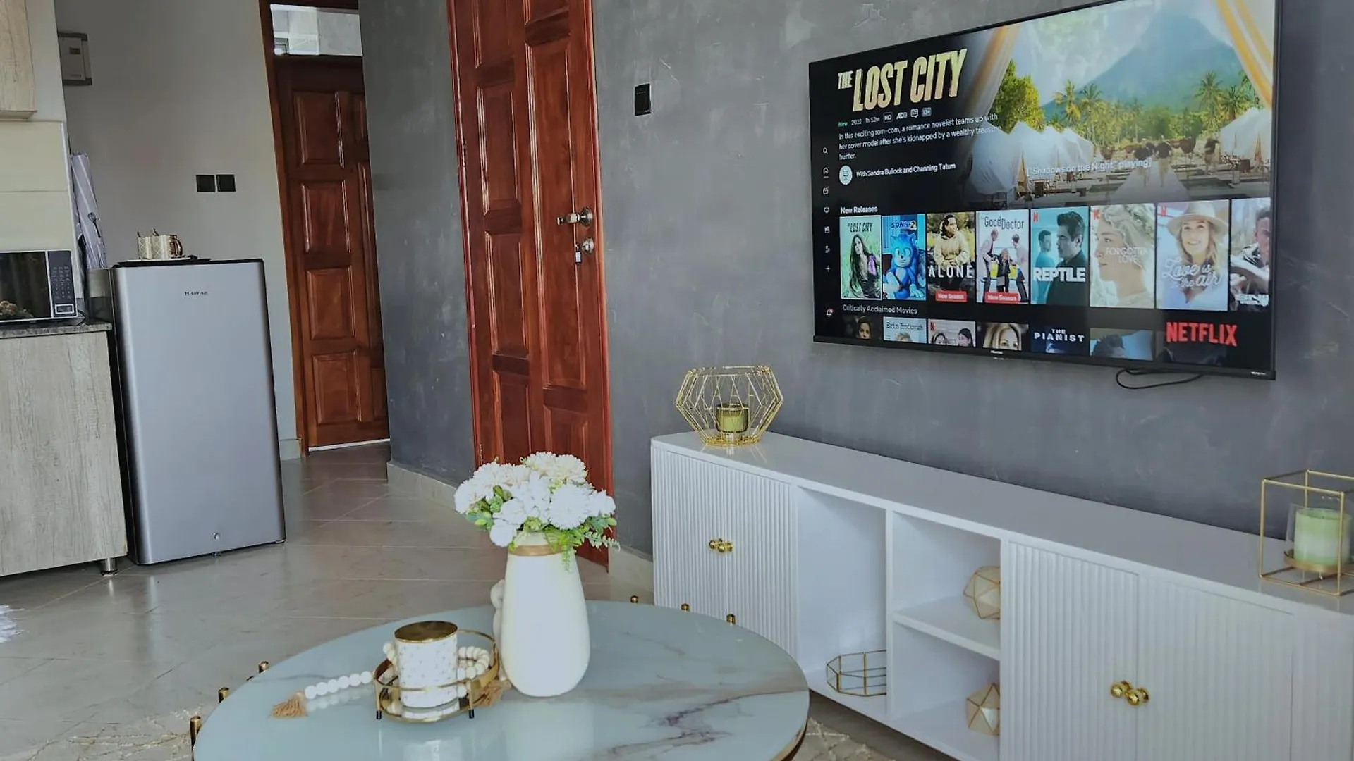 Emerald House - Modish With Great Views Kampala Apartment